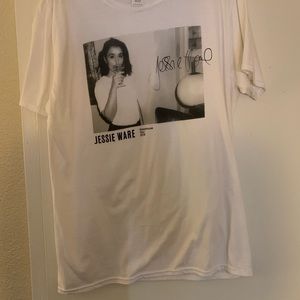 Jessie Ware merch shirt